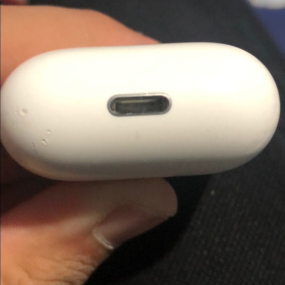 AirPod case - Picture 4 of 4